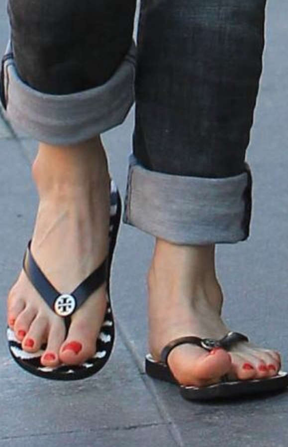 Rhea Seehorn Feet